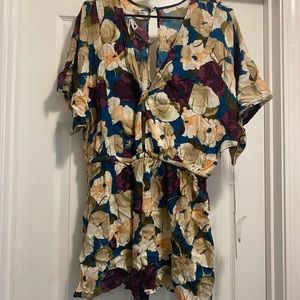 NWT O’Neil XL floral print romper great for summer